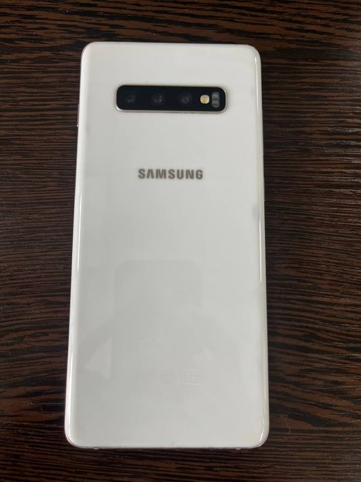 Продам Samsung galaxy s10+
