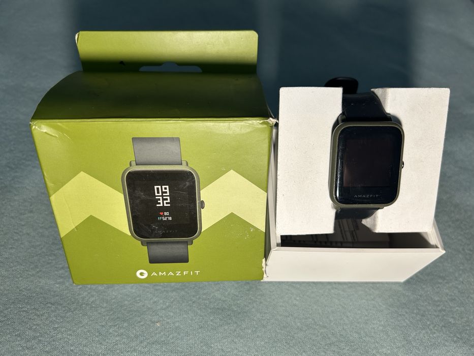 Фитнес браслет, смарт часы.