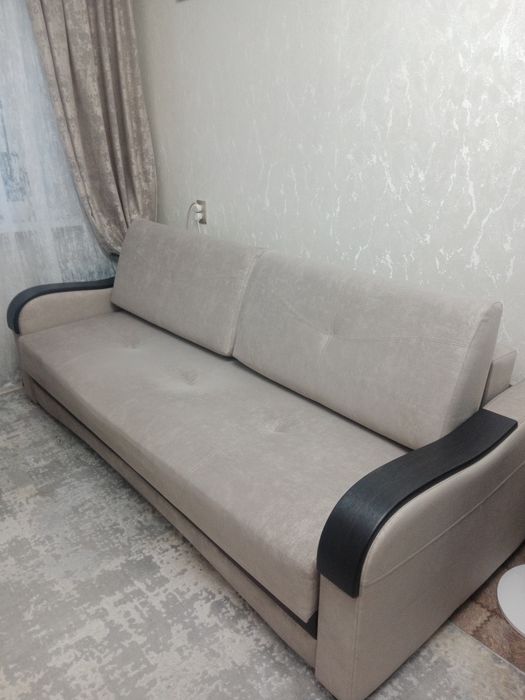 Диван и одно кресло