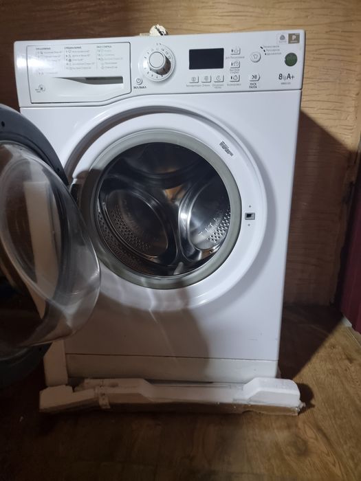 Ariston 8кг стиралка