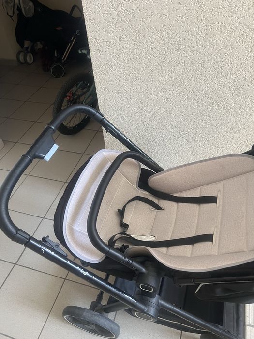 Продам коляску..