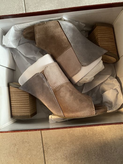 Bata, Hush Puppies, Schuz обувки