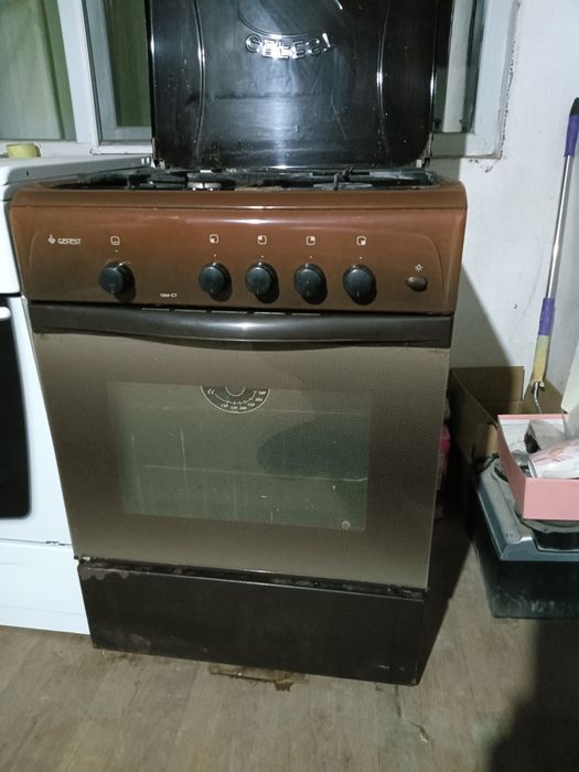 Продам газ плиту Гефес