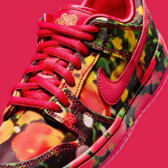 Nike - SB DUNK - Custom - GRINCH - NIKE - SB DUNK - WIZARD  OZ  LOW ..