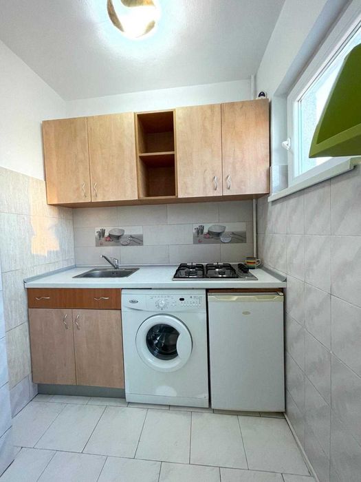 Proprietar inchiriez garsoniera sector 5 zona petre ispirescu,la  distanta de 10 minute de unirii