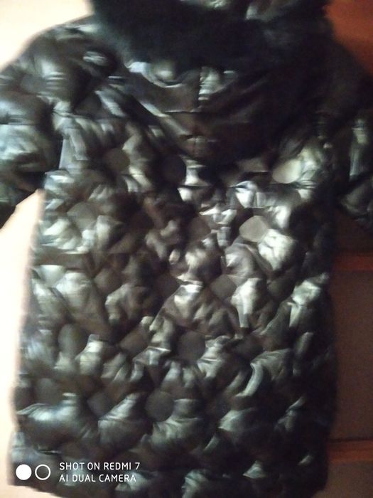 Продам зимнее  пальто на девочку