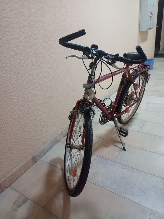 Велосипед в хорошем состоянии, полная комплектация как на рисунке.