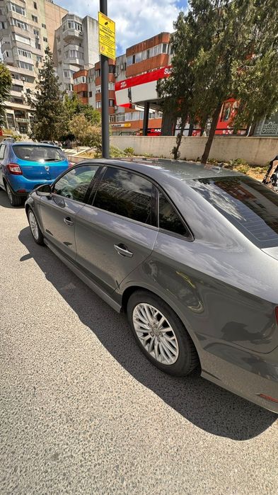 Vând Audi A3 sedan