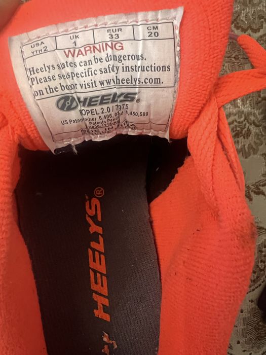 Кроссовки Heelys