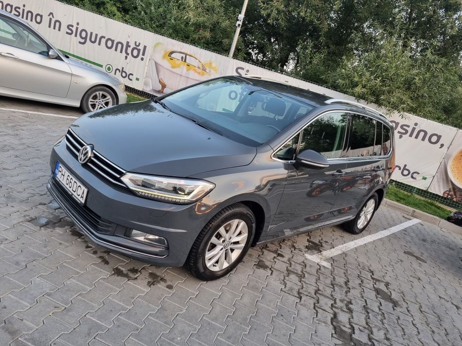Volkswagen Touran Highline 2.0 TDI 150 CP 2016 – Full LED, Distronic, Webasto, Istoric complet, Fără investiții