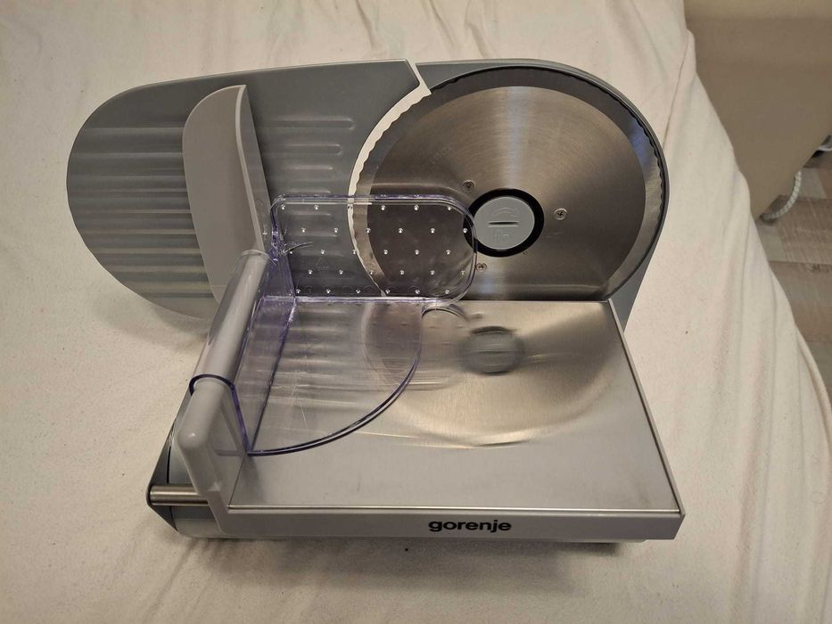 Feliator mezeluri NOU