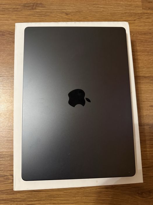 Продам Макбук Apple pro