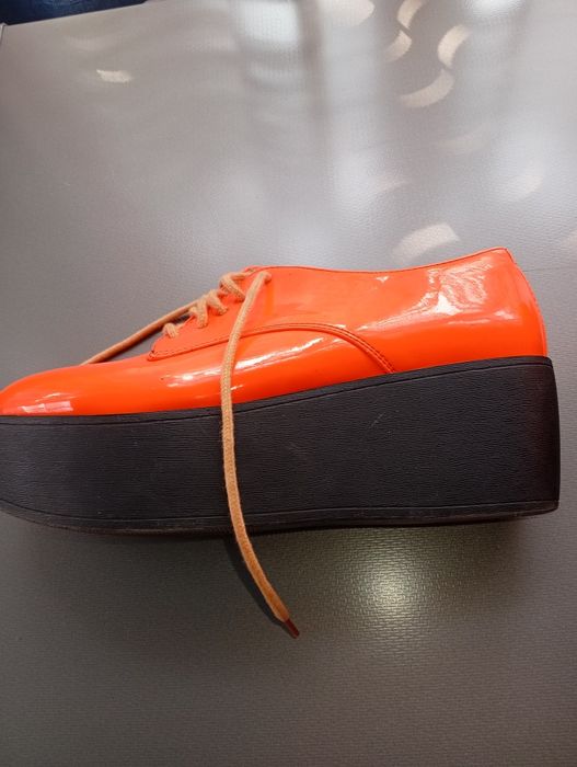 Продам ботильоны.