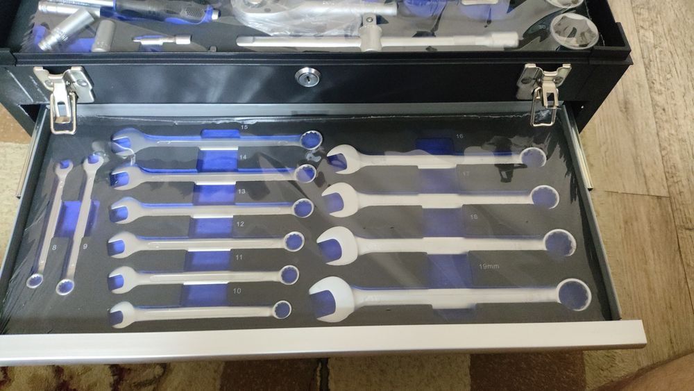 Продам набор инструментов