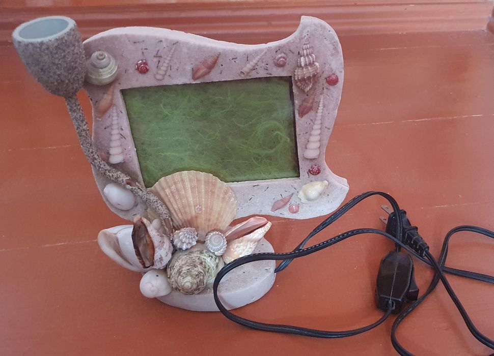 Фоторамка с одной лампой.