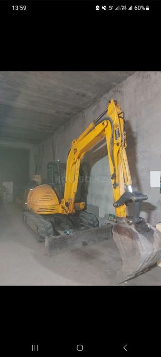 Продаётся экскаватор JCB 8060