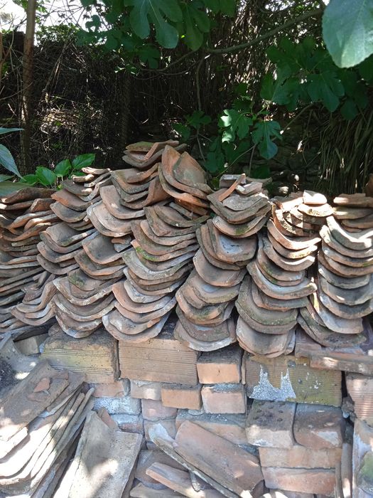 Продавам стари турски керемиди