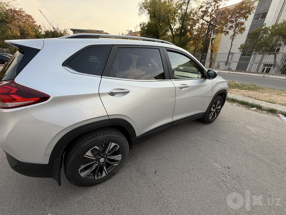 Продаю свой Tracker 2 premier plus 15.500$