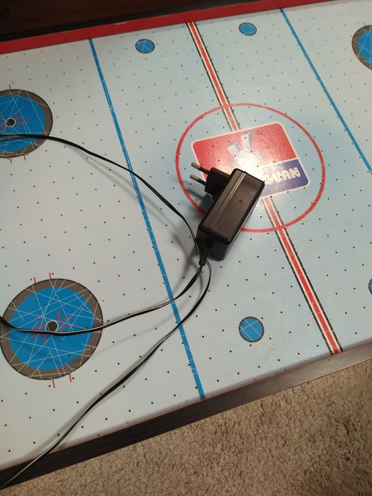 Въздушен хокей .