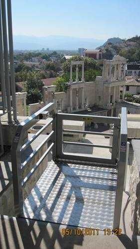 Платформа подемник за инвалиди