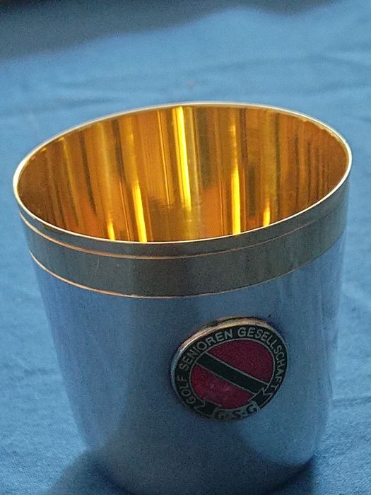 Продавам сребърна чаша с позлата Emil Herrmann Waldstetten