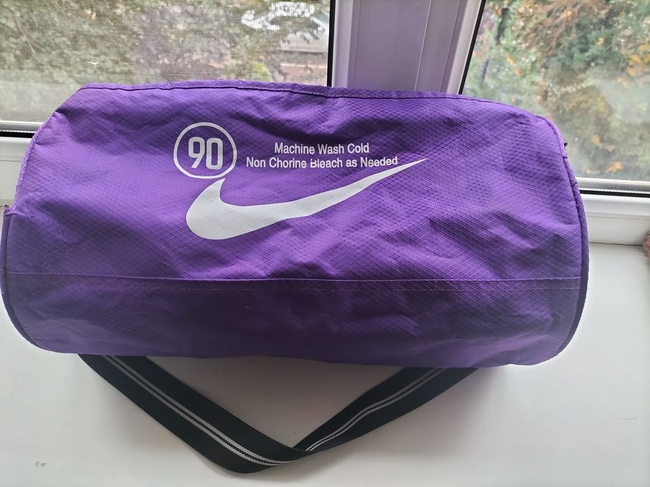 Продам сумку спортивную бу