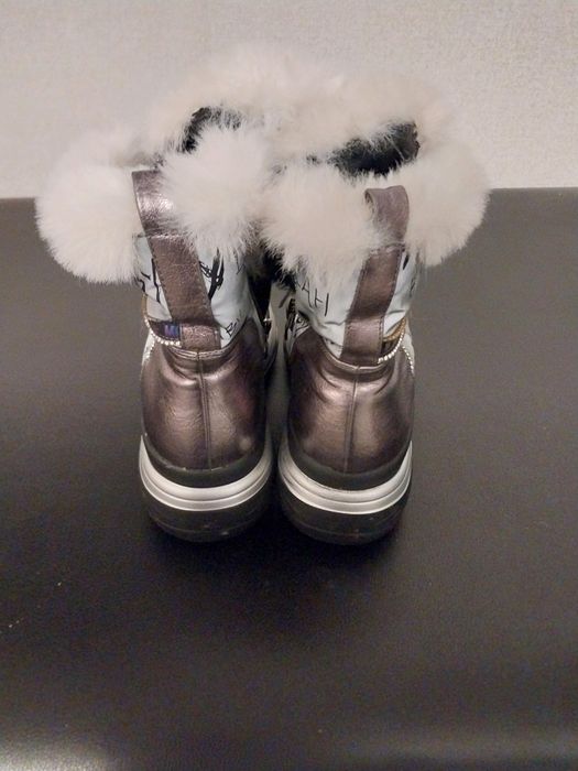 Продам сапожки на девочку