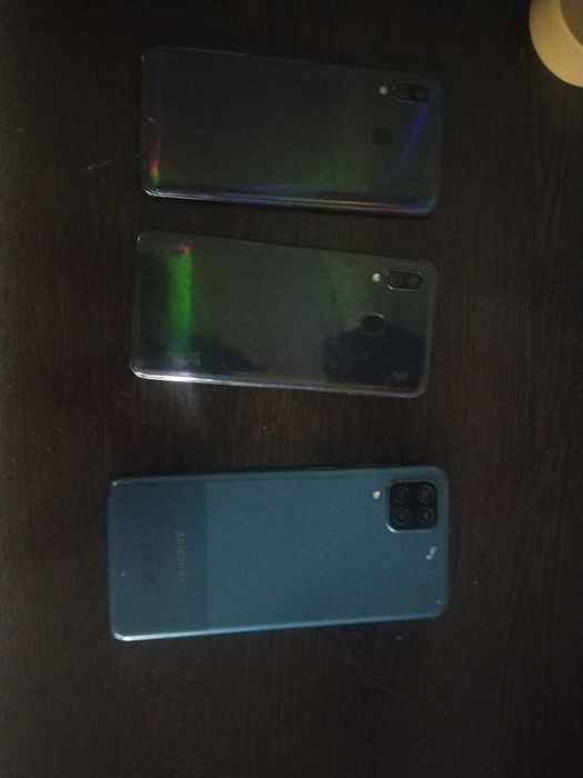 Продам 3 телефона