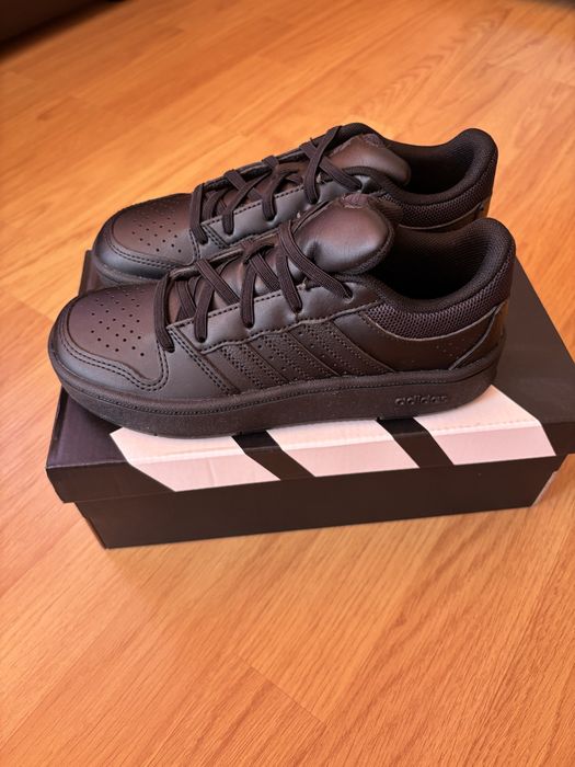 НОВИ adidas маратонки