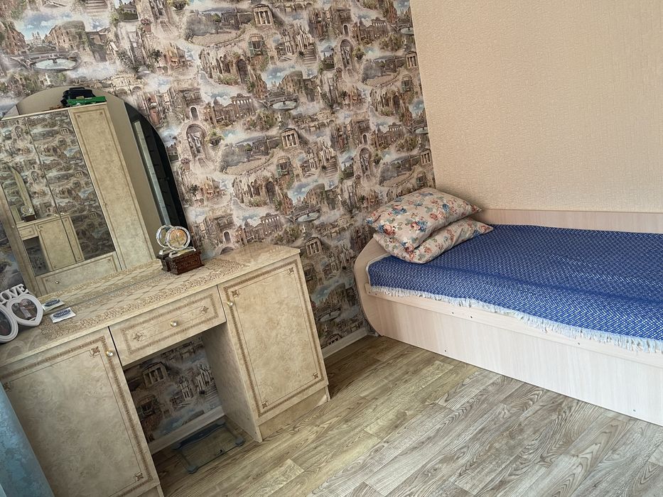 Продам шкаф и комод.