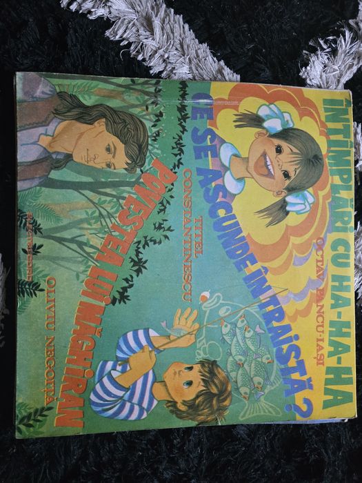 Vand 3 viniluri cu povesti: Povestea lui Maghiran, Procust cel Fermecat si Ilena Sânziana, Sarea in bucate si Pasarea Maiastra.