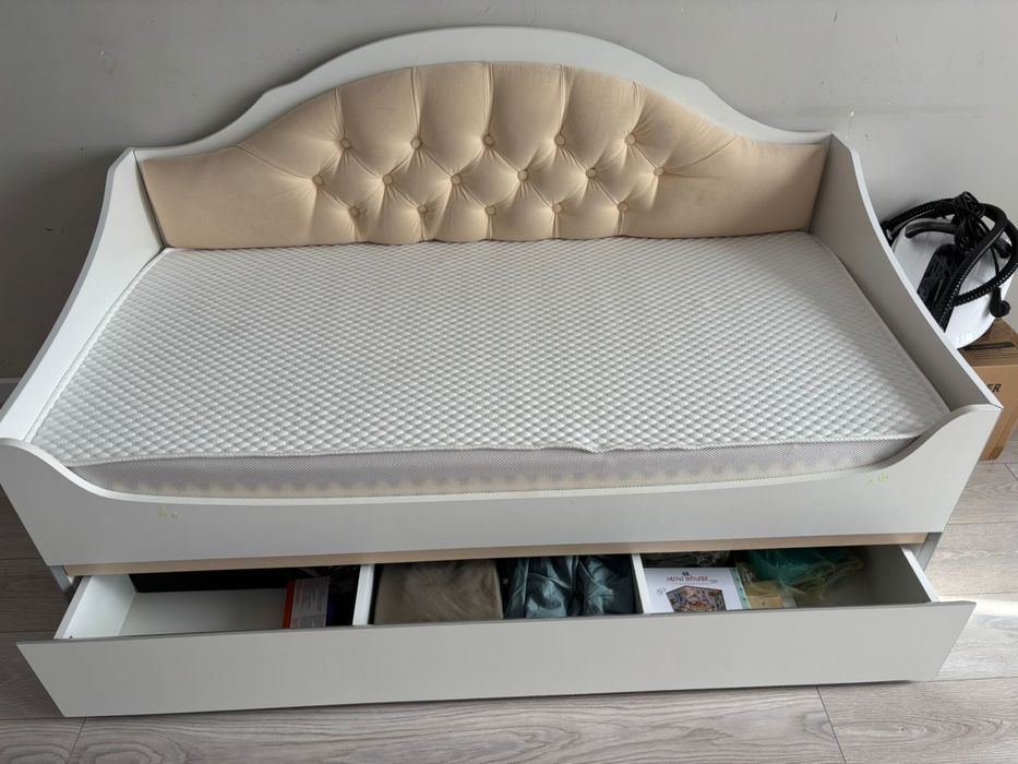 Продам детский диван