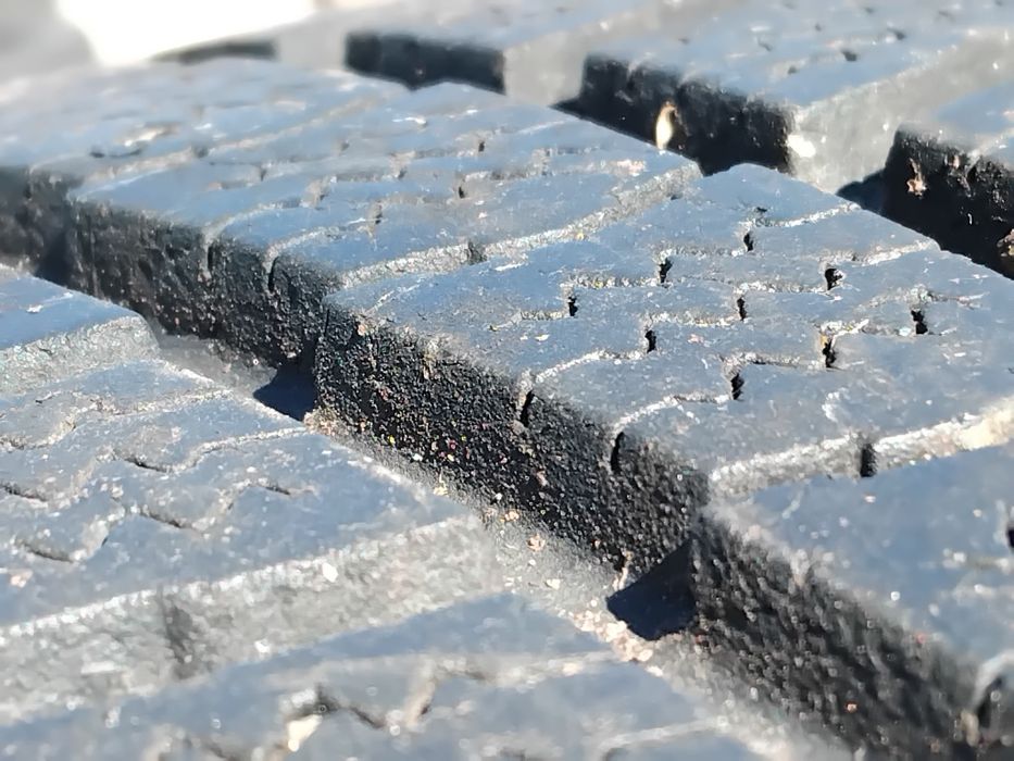 Гуми 205 65 16 C Ц Roadstone от Мишелин. Налични са 2 броя - нов внос.