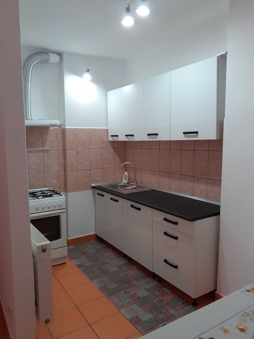 Inchiriez apartament cu 2 camere