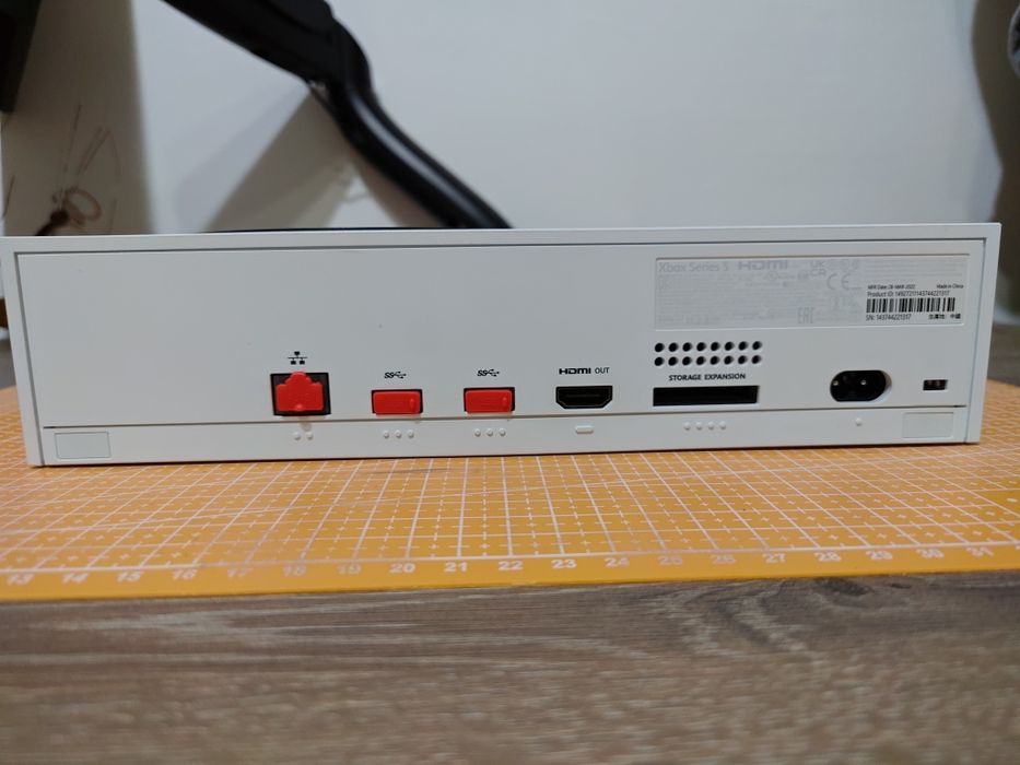 Xbox Series S – stare impecabilă, cutie originală, manetă + baterie Mi