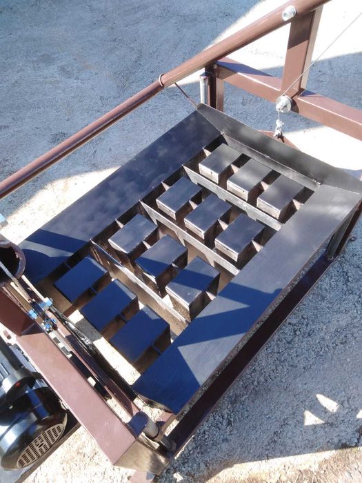 Masina de facut boltari