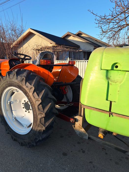 Tarctor Fiat 445 perfect pentru vie si livada