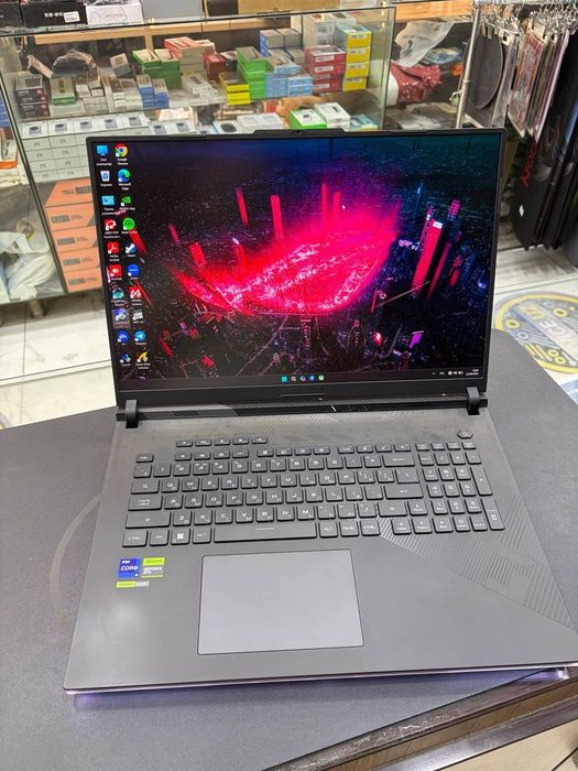 ASUS Rog Strix SCAR 18 G834JZR