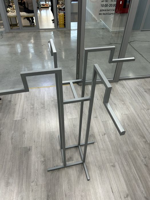 Мебель для бутика