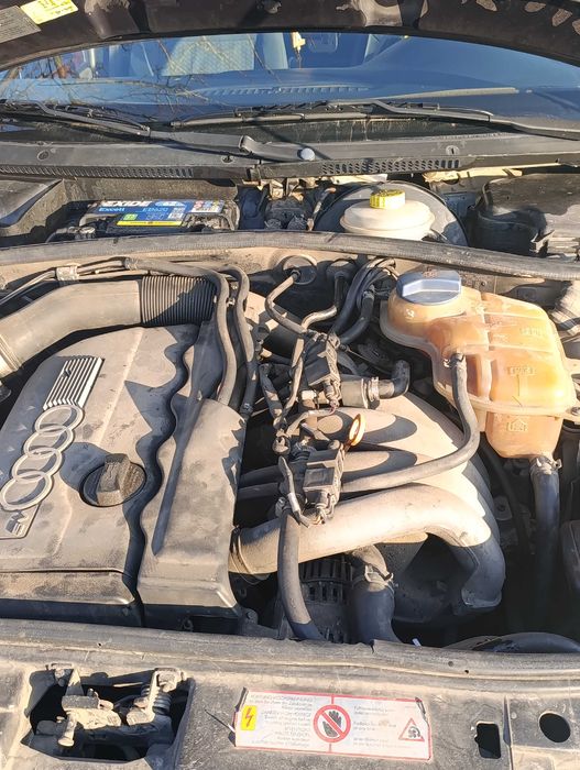 Продавам ауди а4