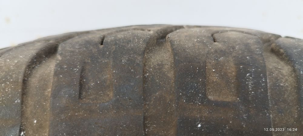 Продам резину размер R15. 255/70