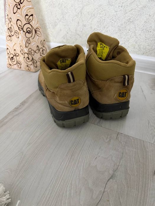 Мужские сапоги от Американского бренда САТ -46 размер.