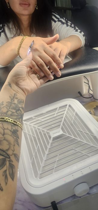 Маникюр, Педикюр и наращивание ногтей