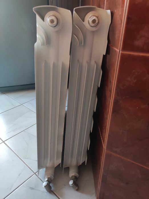 Nova Florida - три броя радиатори с по седем и десет глидера комплект.