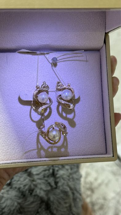 срочно продам золотой комплект