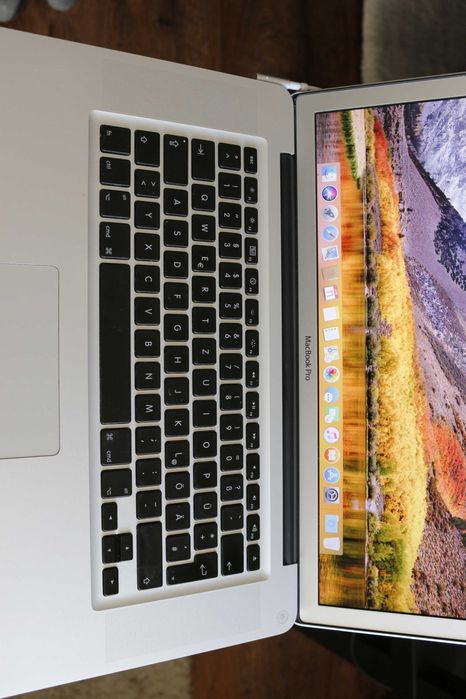 Продавам MacBook Pro