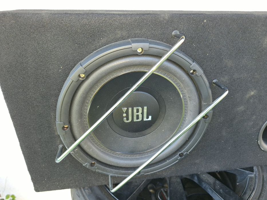 Бас каса за автомобил JBL +усилвател  JBL Gt seria