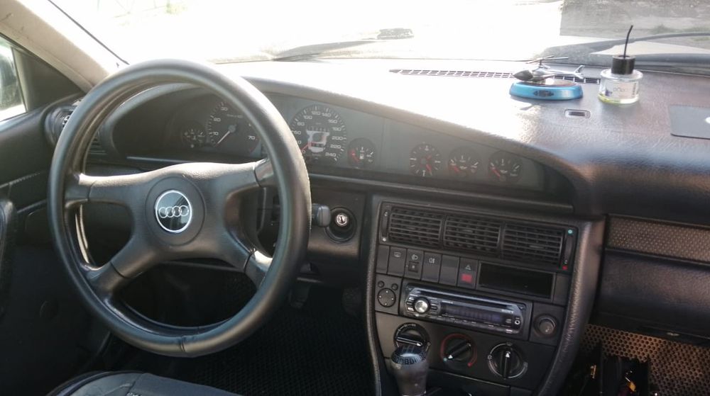 Audi 100 c4 1992г