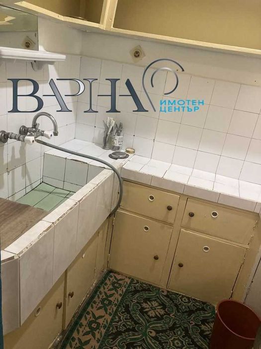 Дава се под наем Двустаен апартамент в Варна, Център - 55 кв.м за 255 € - Снимка #3