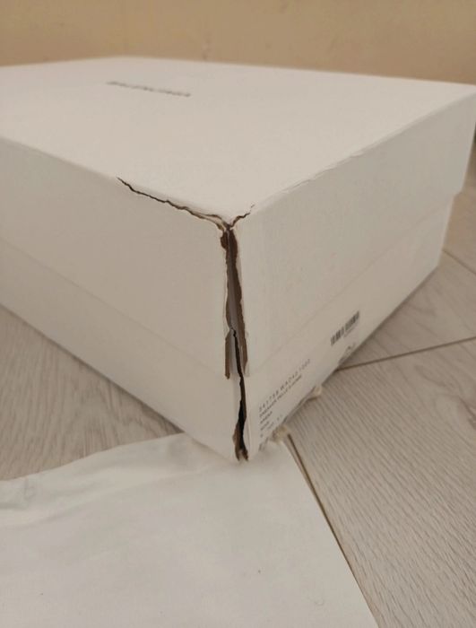 Balenciaga arena white